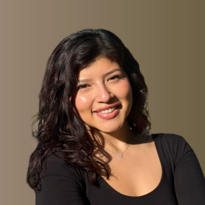 Yazmine  - Community Manager